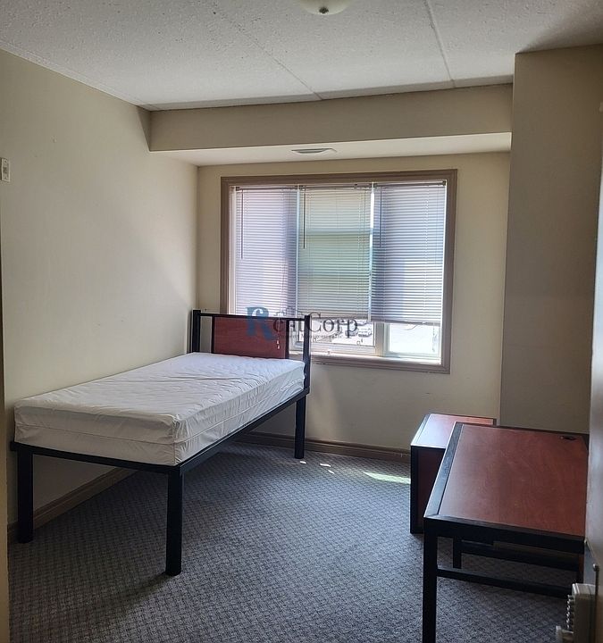 1st image of 502 Lester St Unit 4