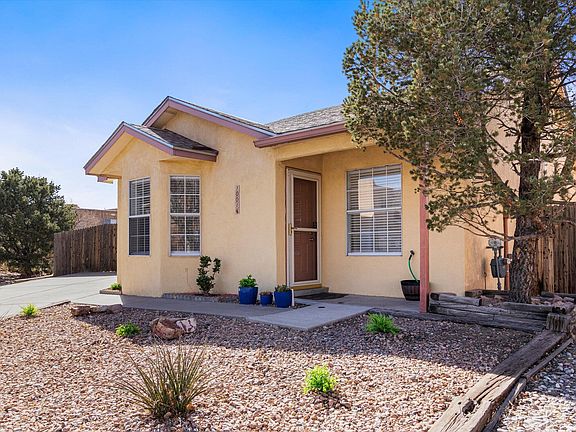 3rd image of 1001 Provo Ct NE
