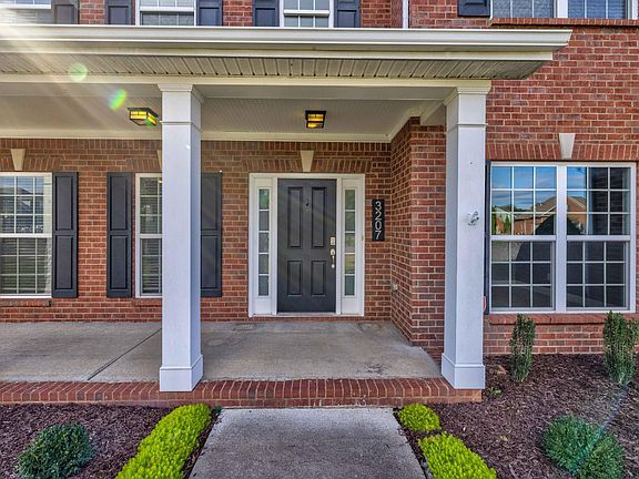 4th image of 3207 Palomar Dr