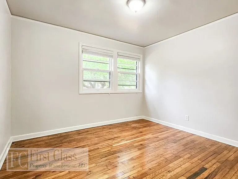 5735 N Montana Ave — Photo 10