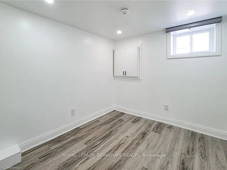 265 W 19th St — Photo 8