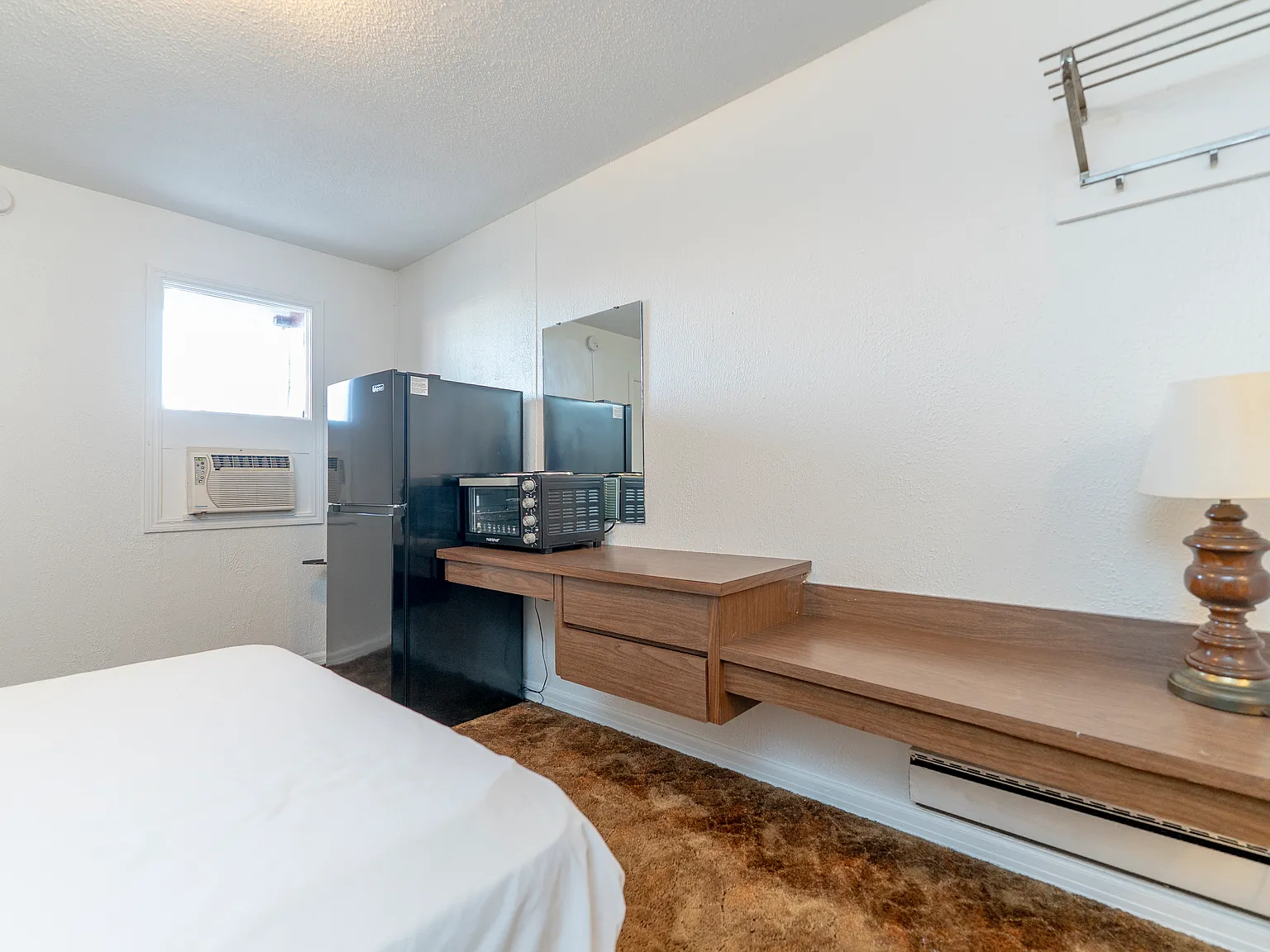 Studio, 300 sqft, $575 — Photo 2