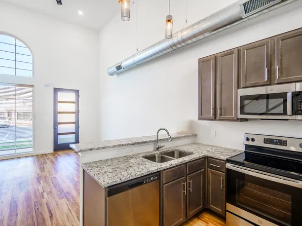 Overton Lofts, 2007 Main St #58fa86c48, Lubbock, TX 79401