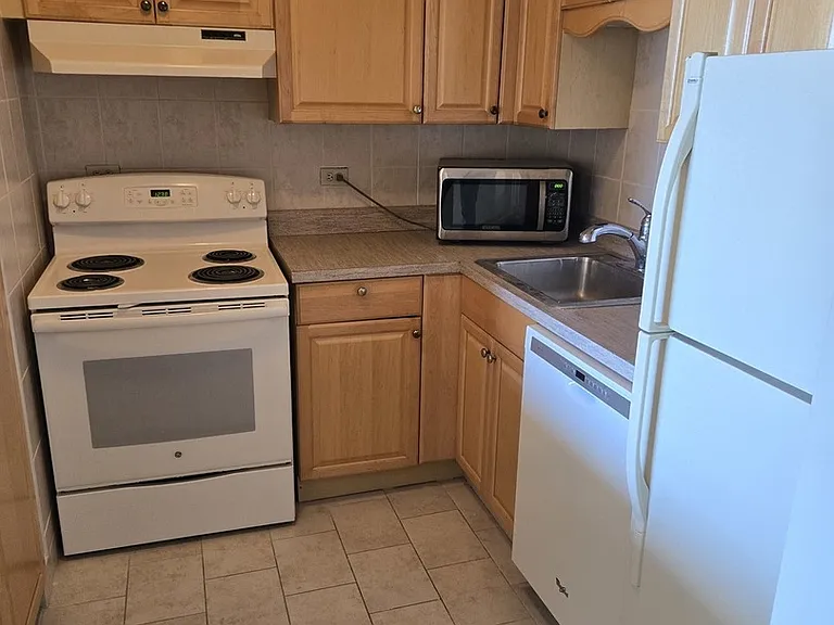 70 W Burton Pl #3104 — Photo 4