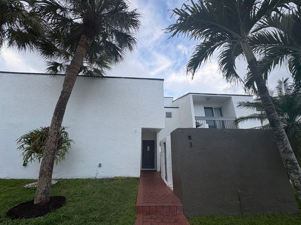 9177 Fontainebleau Blvd APT 3