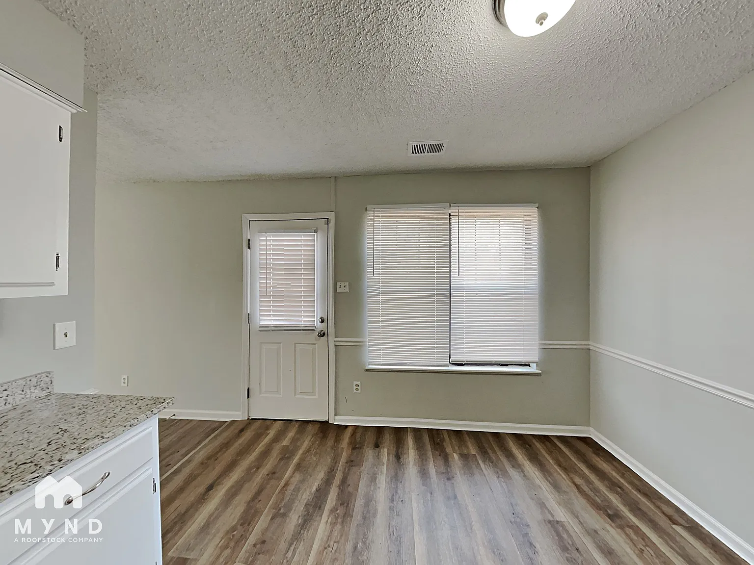 3 bed, 2.0 bath, 1176 sqft, $1,440 — Photo 4
