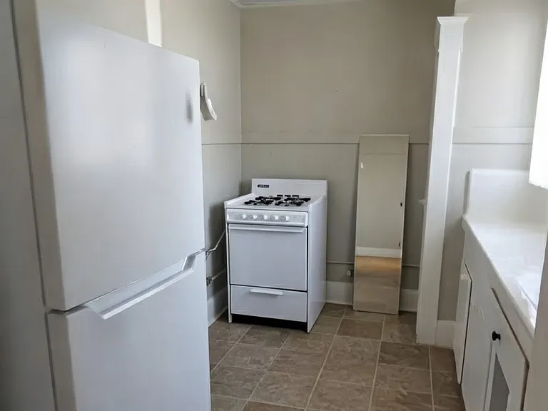 630 W Washington St #11 — Photo 1