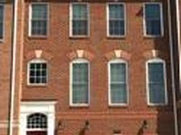 2094 Hutchison Grove Ct, Falls Church, VA 22043