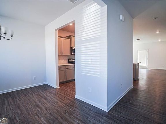 4th image of 237 Sycamore Dr