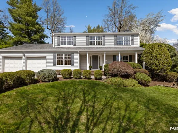 777 Battel Pl, Oradell, NJ 07649