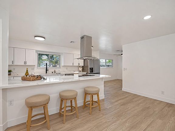 5th image of 1117 Singingwood Rd
