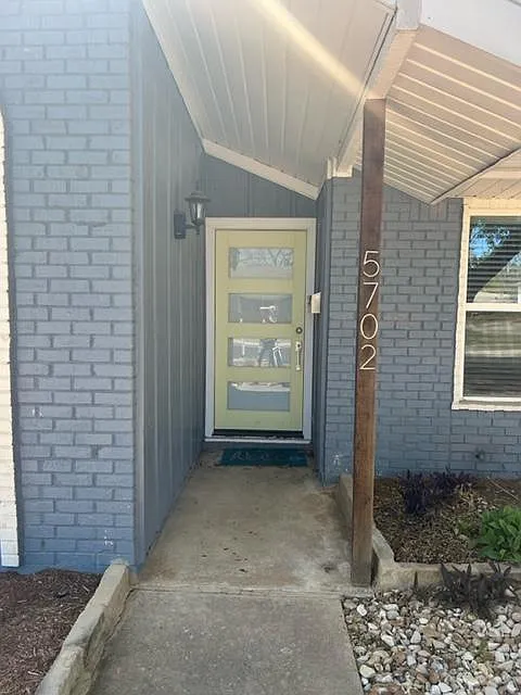 Building Photo - 5702 Coventry Ln