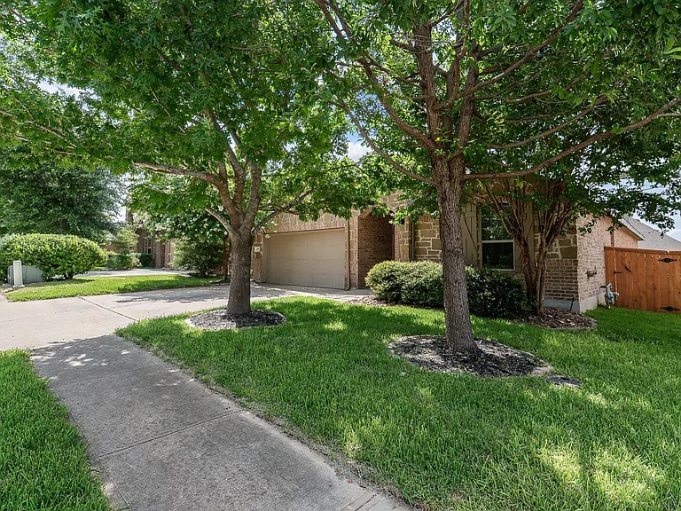 4517 Chestnut Meadows Bnd — Photo 2