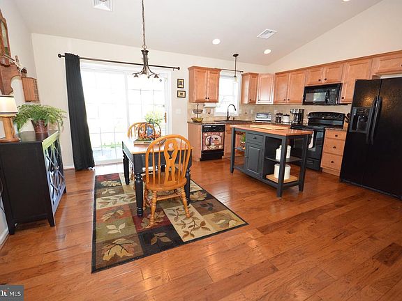 3rd image of 60 Truman Dr