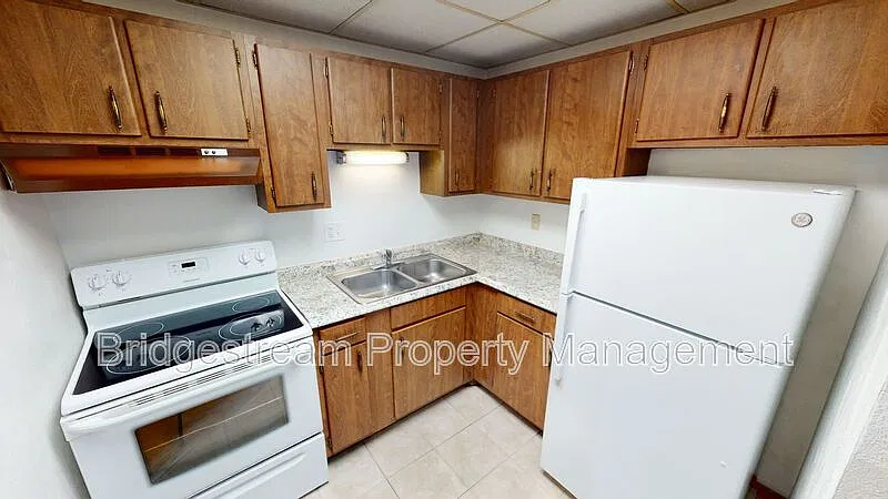 1 bed, 1.0 bath, 750 sqft, $795 — Photo 2