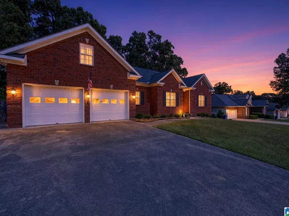 366 Lillian Ln, Anniston, AL 36207