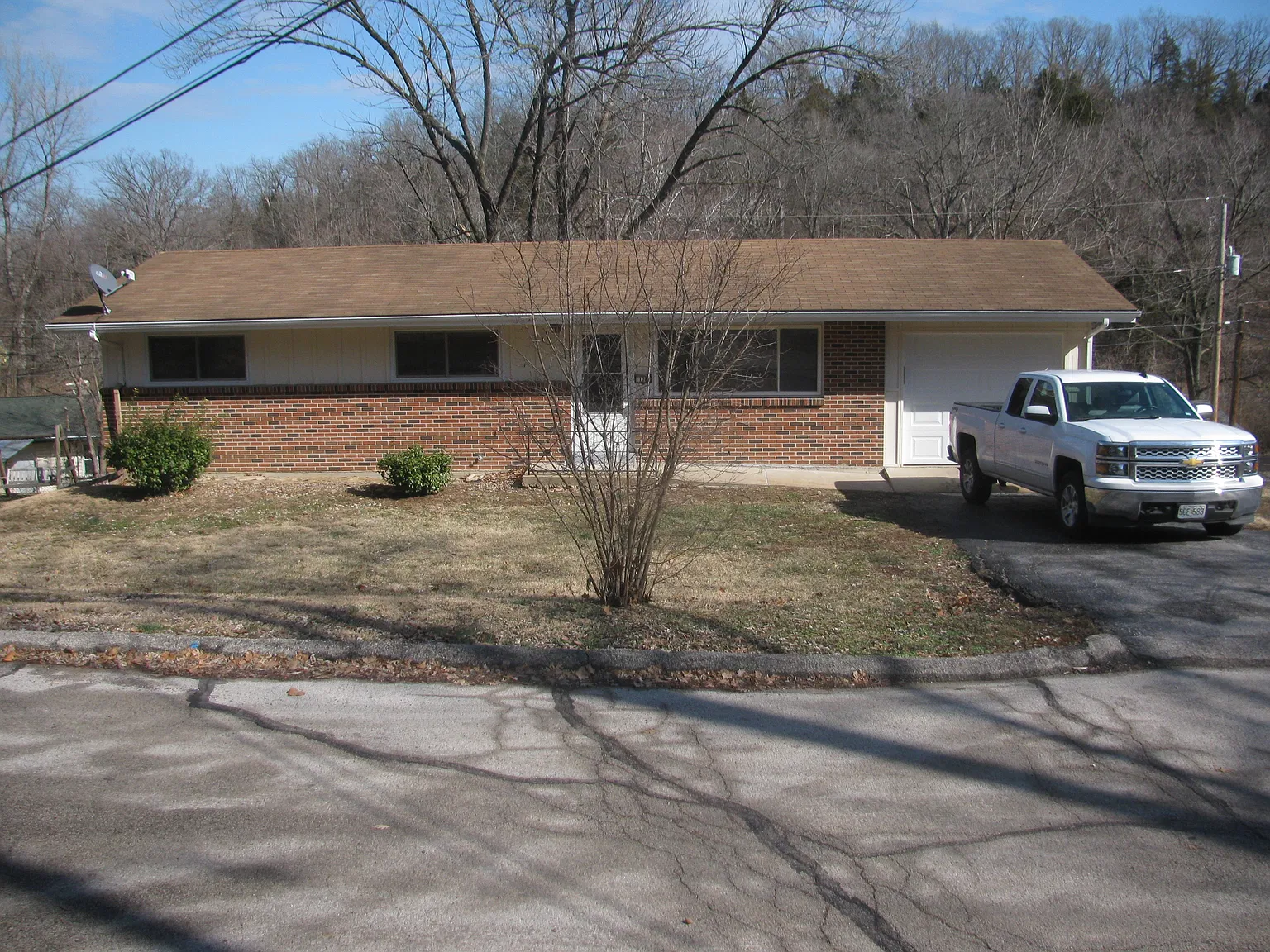 3 bed, 1.5 bath, 1008 sqft, $1,700 — Photo 1