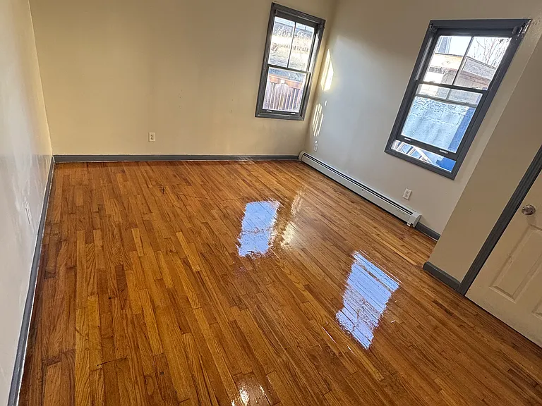425 Park Ave #2 — Photo 9