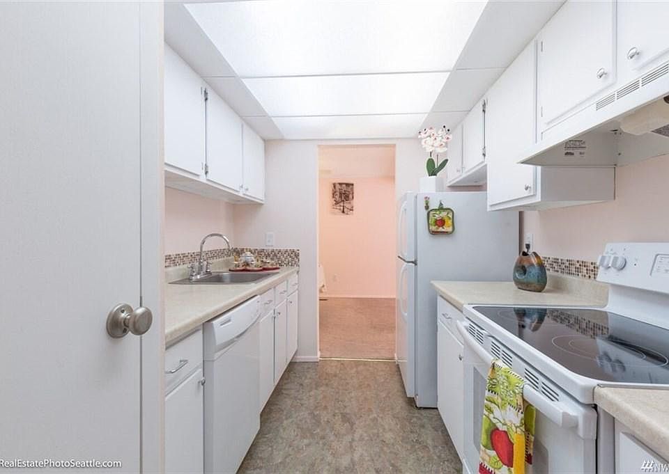 1st image of 9907 NE 124th St