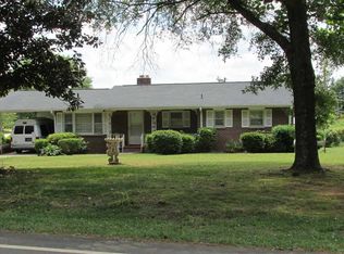 1122 Broadway Lake Rd, Anderson, SC 29621