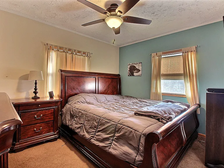 413 N Thomas St — Photo 10