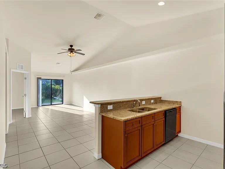 4623 SW 7th Pl — Photo 6