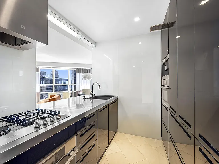 146 W 57th St #49C — Photo 3