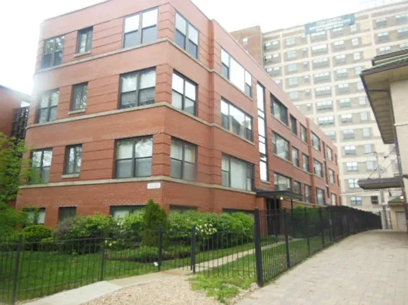 7423 N Sheridan Rd APT 2E, Chicago, IL 60626