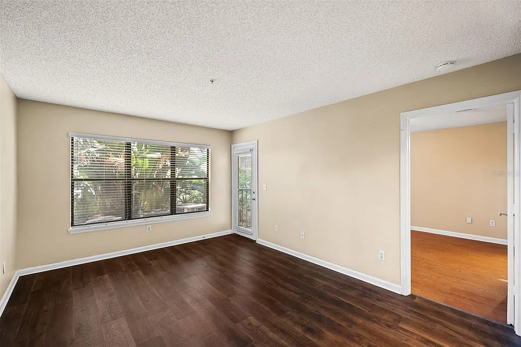 1 bed, 1.0 bath, 616 sqft, $1,395 — Photo 2