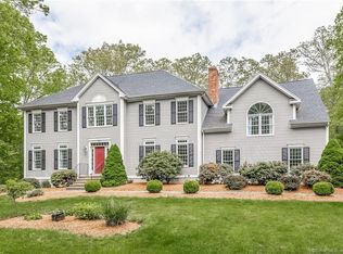 14 Elizabeth St, Guilford, CT 06437