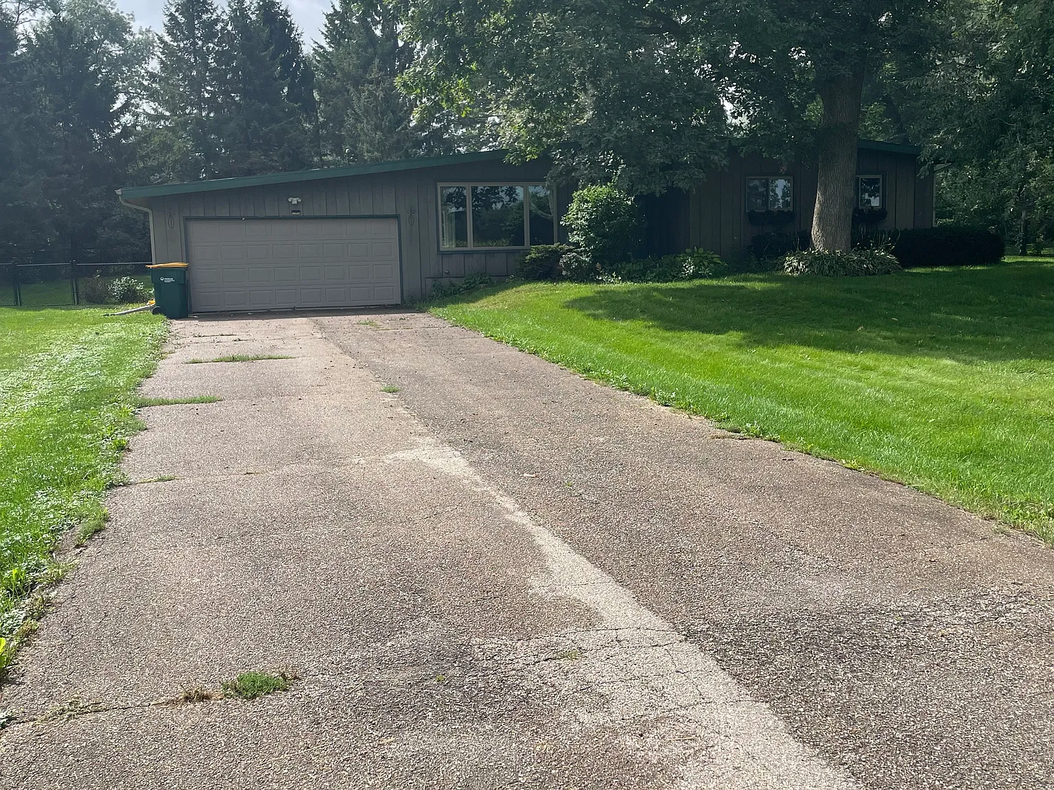 3 bed, 1.5 bath, 1350 sqft, $2,775 — Photo 1