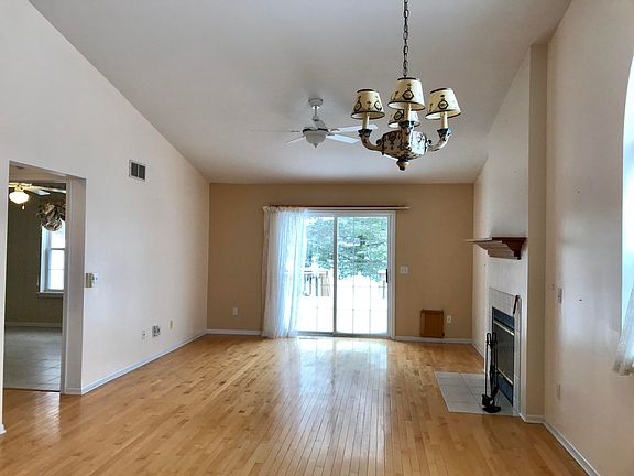 4th image of 3820 Glen Meadows Dr