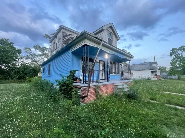 17148 Shields St, Hamtramck, MI 48212