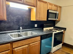 3086 Kensington Rd, Cleveland, OH