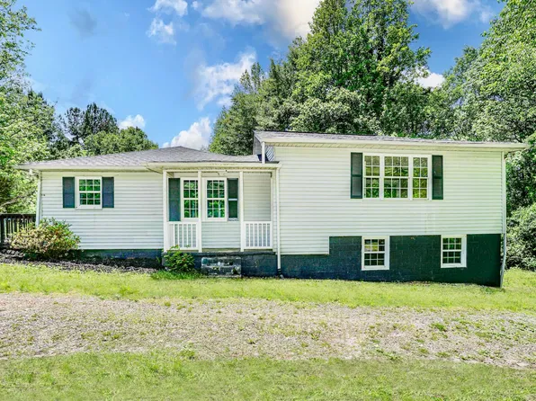 301 W Finger St, Landrum, SC 29356