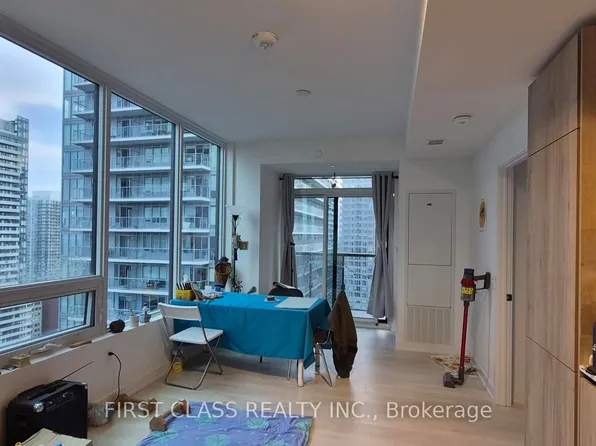 117 Broadway Ave #3002, Toronto, ON M4P 1V3