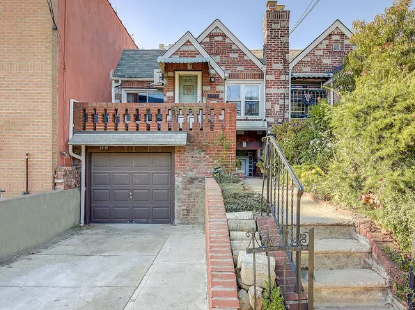 3272 43rd St, Astoria, NY 11103