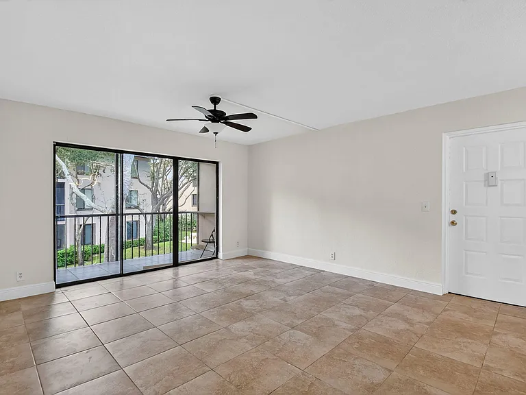 208 Foxtail Dr #B2 — Photo 5