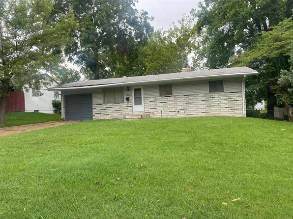 477 Kirkwall Dr, Saint Louis, MO 63137
