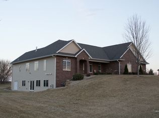 7076 Meadow Ln, Platteville, WI 53818