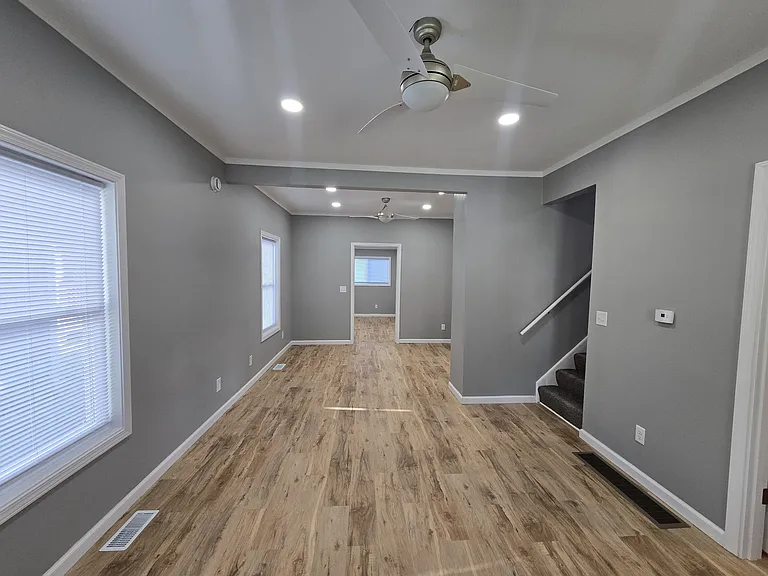 1219 E Madison St — Photo 5