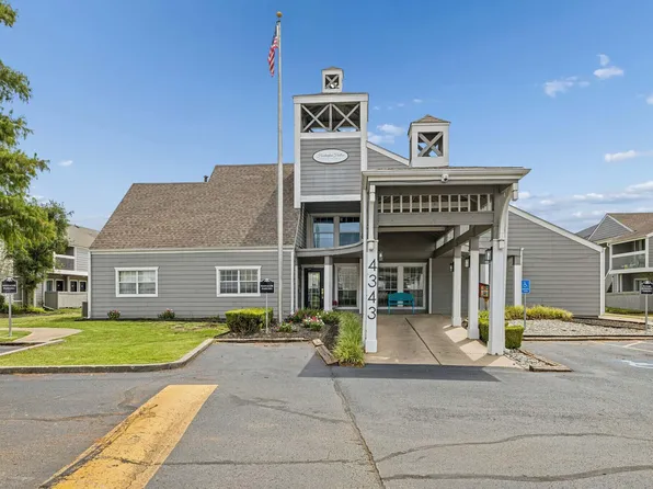 Huntington Hollow Apartments