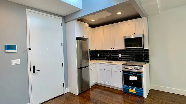 Rented by Nooklyn NYC LLC | media 43