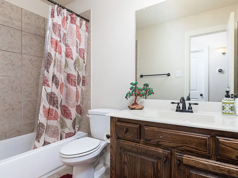 2555 Hannah Cir — Photo 23