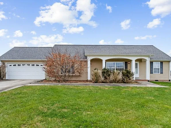 1986 Clemmons Rd, Cookeville, TN 38501