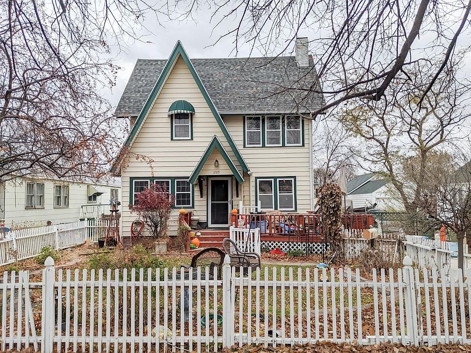 1209 W 3rd St, McCook, NE 69001 MLS 31874 Zillow