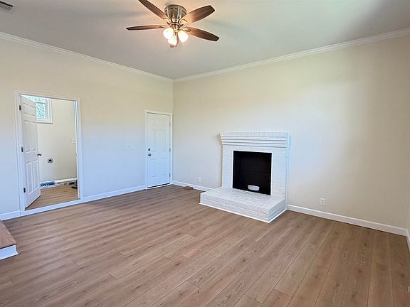 3rd image of 108 N Jones Ave