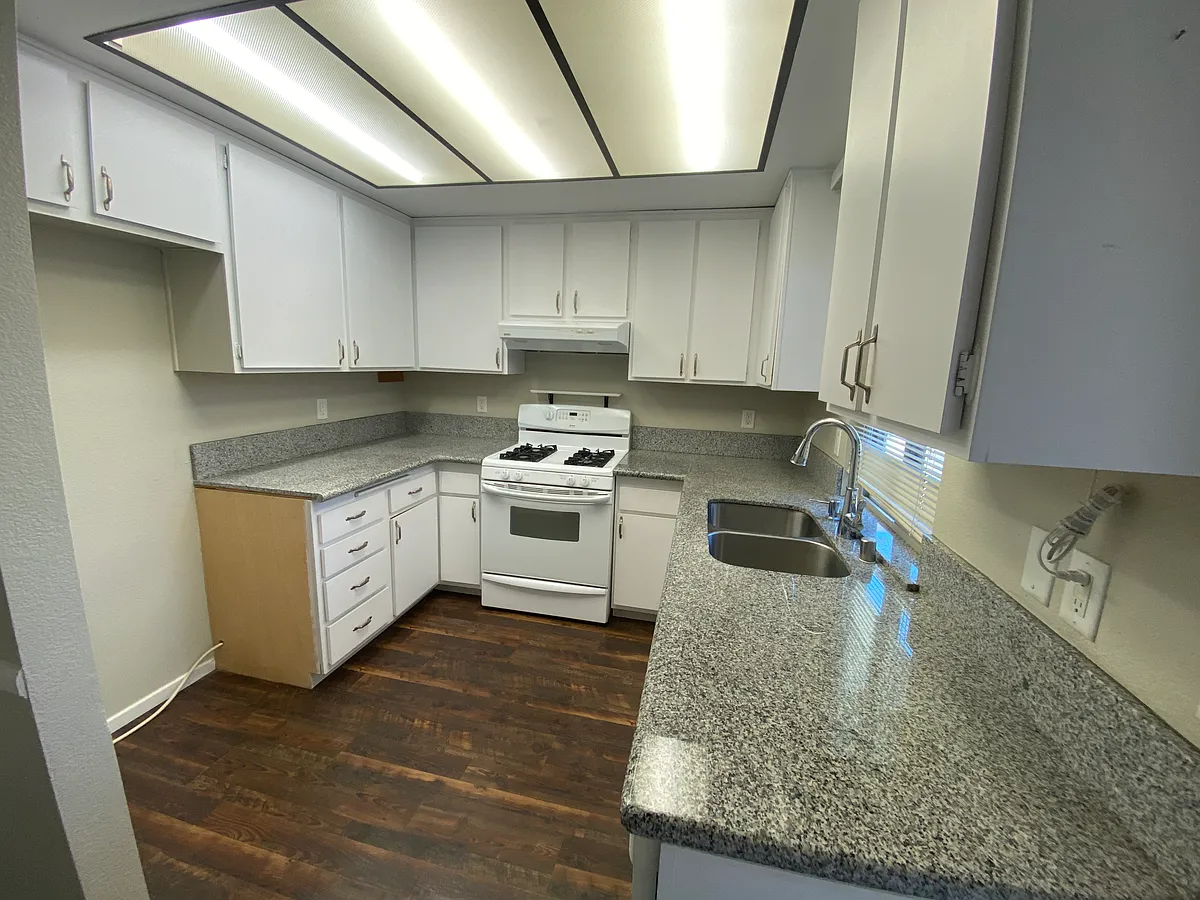 Building Photo - 1318 Bushy Tail Trl