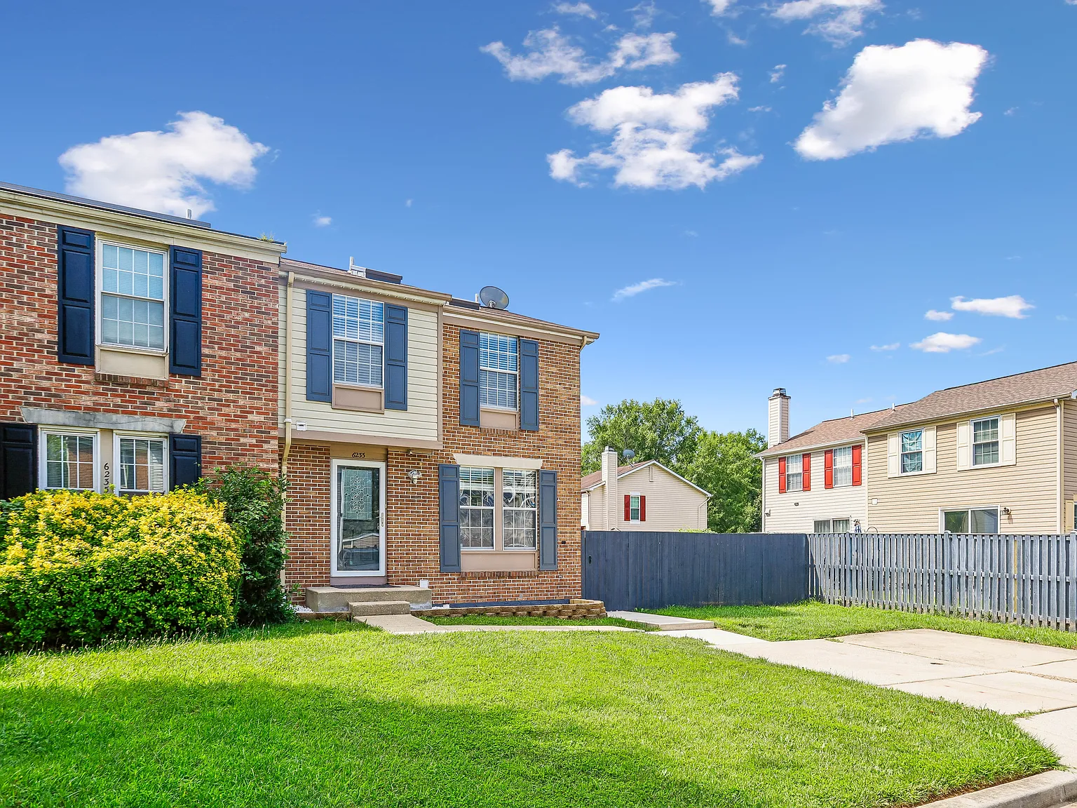 3 bed, 2.5 bath, 1200 sqft, $3,100 — Photo 3