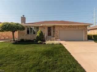 9711 Idlewood Dr, Brooklyn, OH 44144